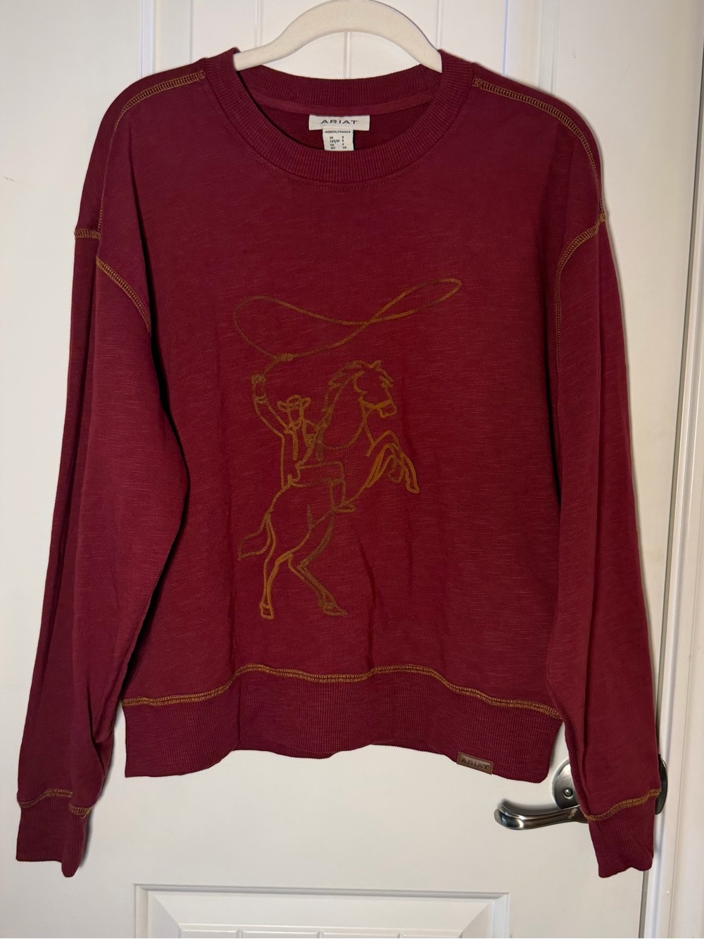Ariat Lasso Cowboy Horse Sweatshirt Women’s Small Burgundy Western Crewneck